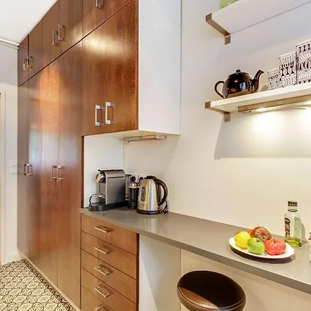Un Appartement Bien Entretenu Dans Le Centre Avec Panzió